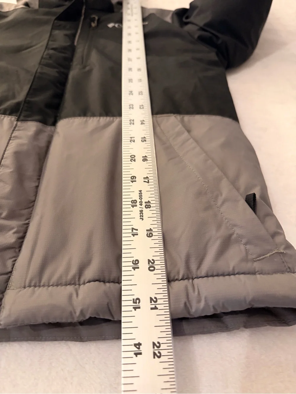 Columbia Kids Black and Gray Hooded Puffer Jacket size: S
